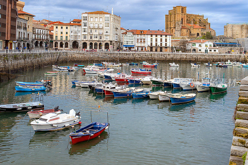 卡斯特罗Urdiales。Cantabria, Spain